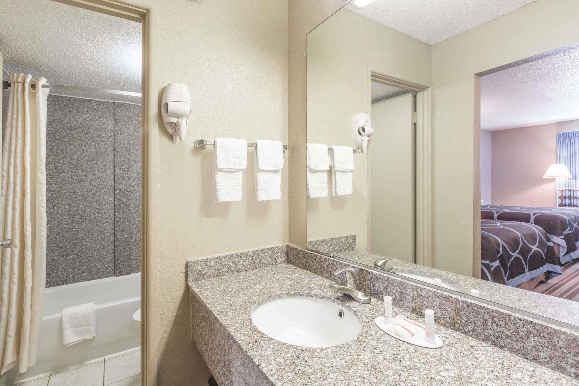 Super 8 By Wyndham Caryville Tn Ngoại thất bức ảnh